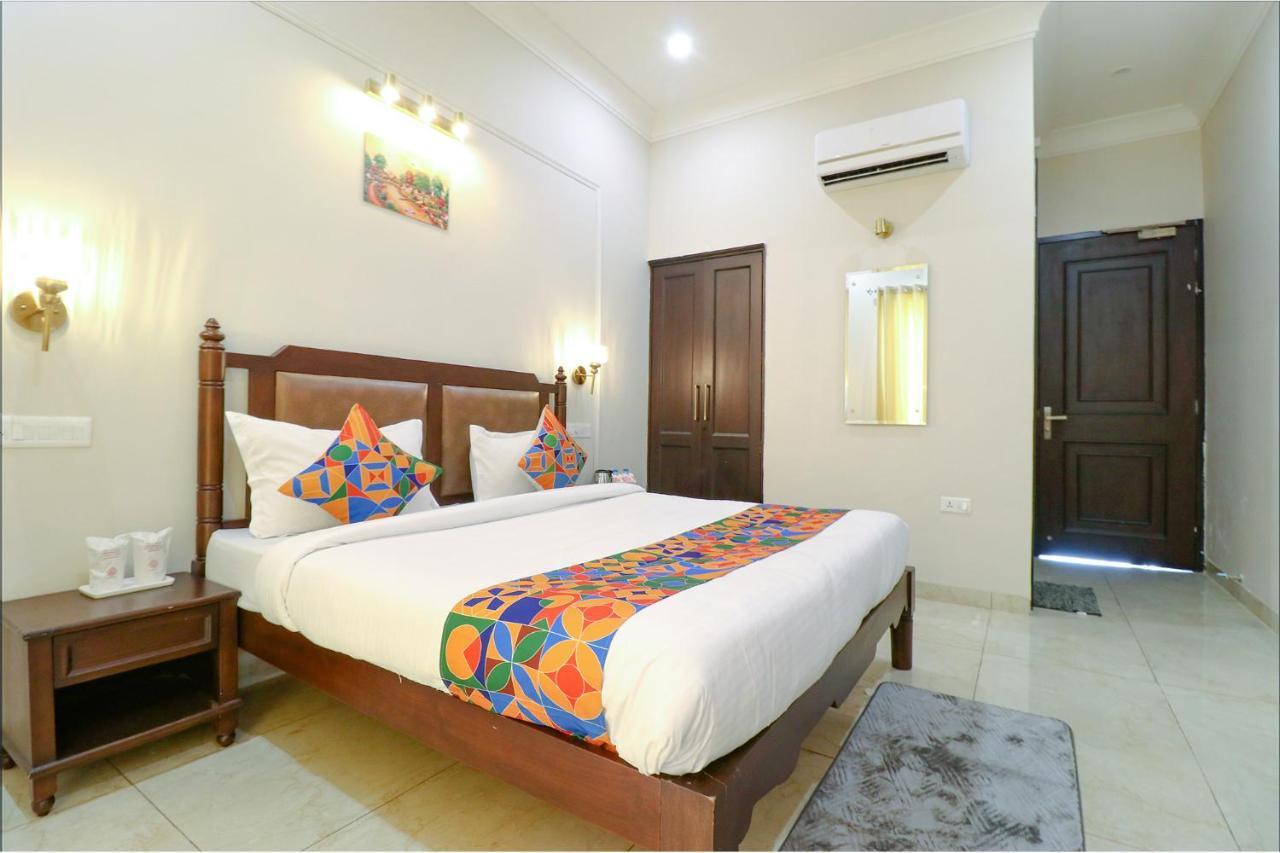 Fabhotel K9 Villa Ludhiana Exteriör bild
